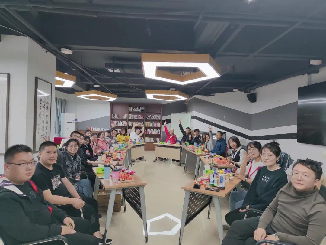 AG真人国际科技团支部“心向祖国，，，共贺双节”庆祝国庆中秋佳节主题运动_AG真人国际