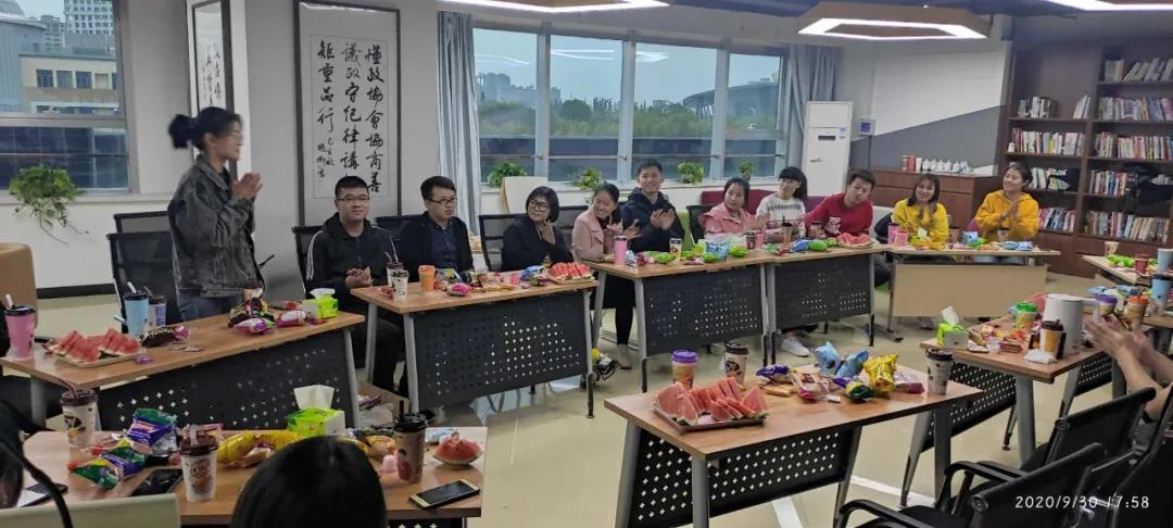 AG真人国际科技团支部“心向祖国，，，共贺双节”庆祝国庆中秋佳节主题运动_AG真人国际