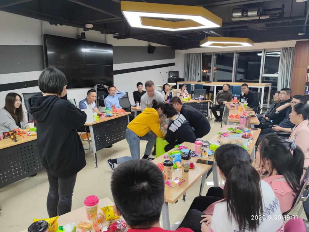 AG真人国际科技团支部“心向祖国，，，共贺双节”庆祝国庆中秋佳节主题运动_AG真人国际