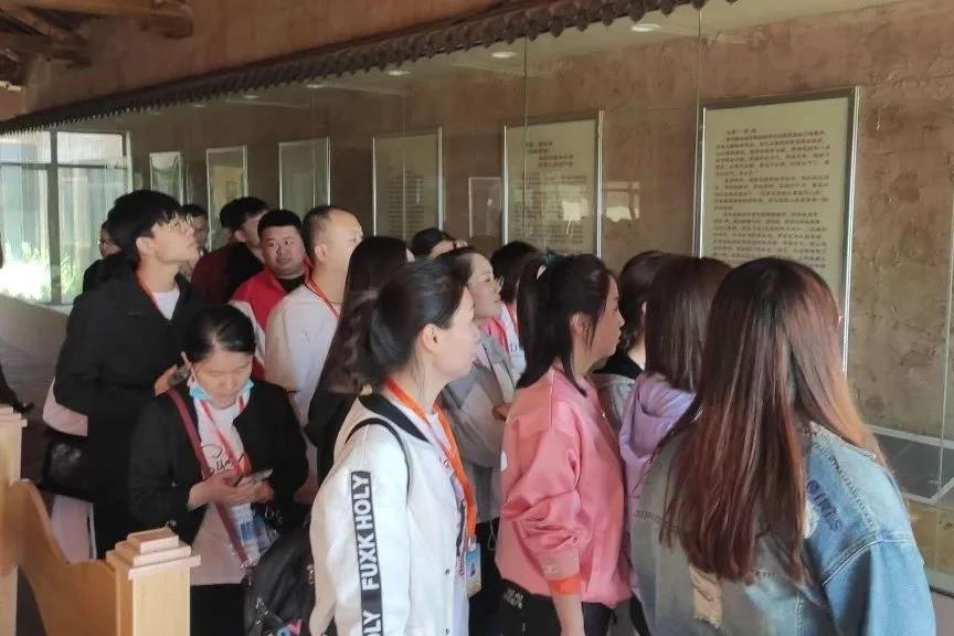 AG真人国际科技夏日户外拓展团建运动 暨AG真人国际科技2020年股权激励联合首创人大会_AG真人国际