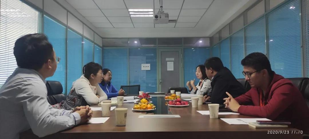 自治区网信办与鄂尔多斯市网信办向导莅临鄂尔多斯市AG真人国际科技公司调研_AG真人国际