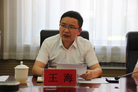 内蒙古AG真人国际科技与鄂尔多斯职业学院举行“双师型”西席作育培训基地、西席企业实践流动站签约授牌仪式_AG真人国际